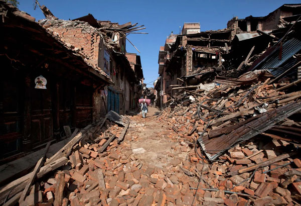 สเป็คซีลรวมใจ ช่วยผู้ประสบภัยแผ่นดินไหวเนปาล